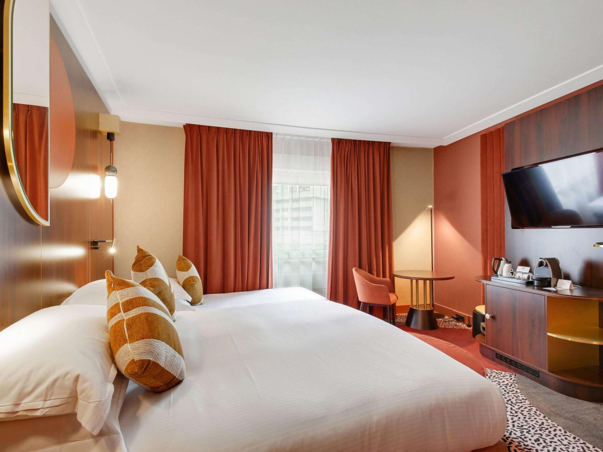 Nest Paris La Defense - Mgallery Puteaux Exteriör bild A room at the hotel
